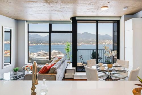 Gastown Apartamento | Luxury Urban Escape with Million-Dollar Vancouver Views