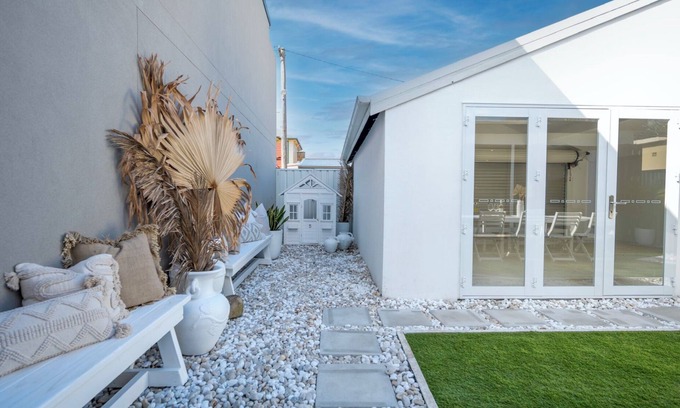 Mascot Casa | Luxury Urban Oasis - luxury and convenience close to airport and city