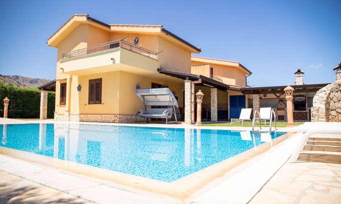 Torre Colonna-sperone Villa | [✮✮✮✮✮ LUXURY VILLA WITH POOL] - Dimora Fanale