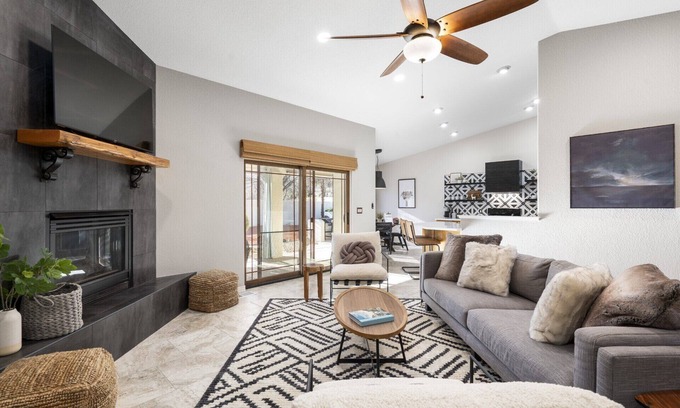 Clarkdale Casa | Luxury Vacation Home-New HotTub-20 Mins to Sedona-Peloton-1.4 miles to Old Town