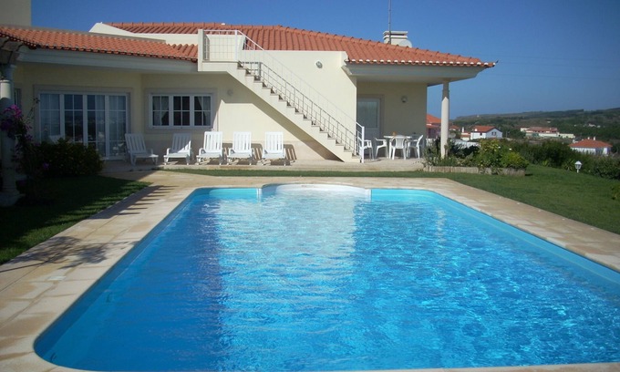 Foz do Arelho Villa | Villa de lujo con piscina privada y vistas al mar