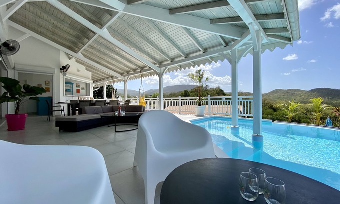 Trois-Ilets Villa | Villa de lujo, 12 personas, 2 piscinas, 6 dormitorios, 3 baños, vista al mar y al golf.