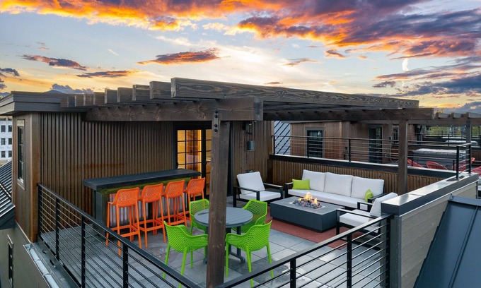 Old Town Casa | Luxury Villa 85 I Hot Tub I Rooftop Lounge I Great Views I Best Price I Discounted Attractions