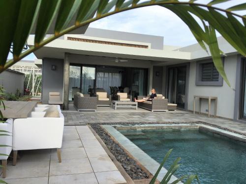 Port Chambly Villa | Luxury Villa at Royal Park Sandpiper