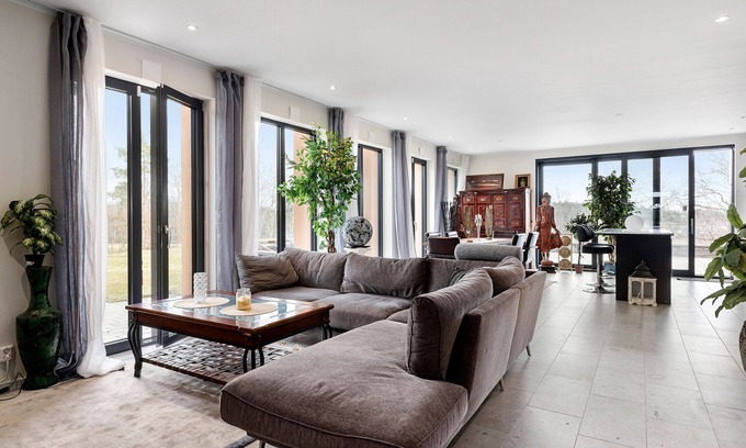 Sigtuna Municipality Villa | Luxury villa at popular Steninge Slottsby