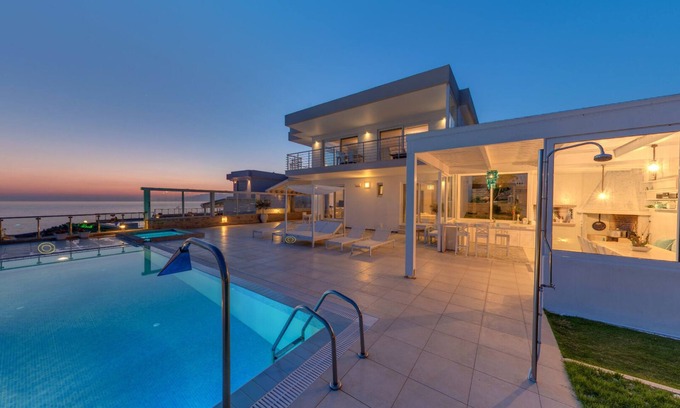 Kalamaki Villa | Villa de lujo Delfini Kalamaki Junto a la piscina Jacuzzi Wi-Fi, Smart HOME