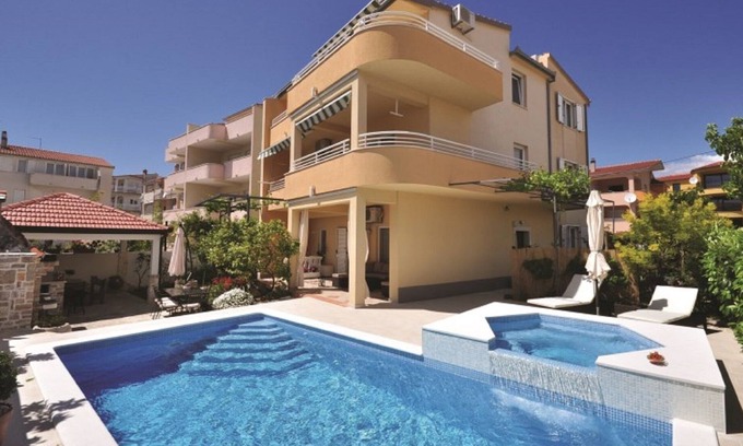 Stobrec Villa | Villa de lujo DG - ideal para 16 personas con piscina privada