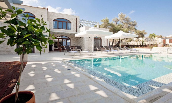 Prines Villa | Villa de lujo Elpida, piscina climatizada, jacuzzi, hermoso jardín