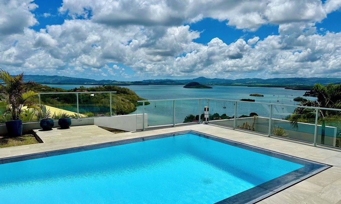 Trois-Ilets Villa | Lujosa villa para 8 personas, piscina + vista al mar Caribe = SUPER VACACIONES