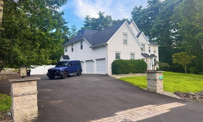 East Stroudsburg Casa | Hot Tub-Chef's Kitchen-King Suite-Game Room-Fenced Yard-Fire Pit-BBQ