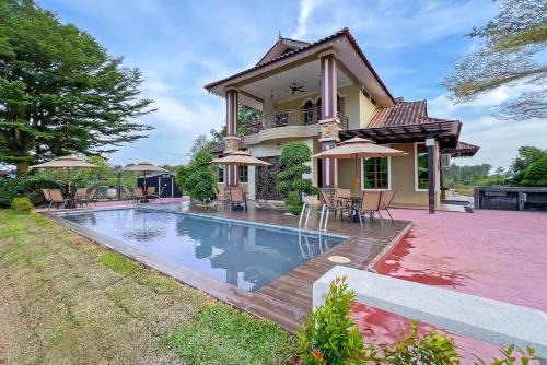 Jasin Villa | Luxury Villa Hening Sari, Umbai Melaka - Smarthome