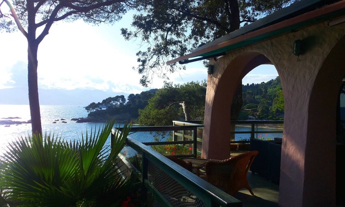 Fiascherino Villa | Villa de lujo en Tellaro, en un contexto de maravillosa belleza, directamente en el mar.