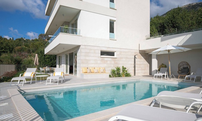Cavtat Villa | Luxury Villa in CAVTAT & heated swimming pool & GYM & BBQ