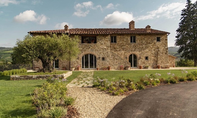 Radda in Chianti Casa | Luxury Villa in Radda Chianti,heatable Pool,Aircon,SPA room,gym room,sleep 10