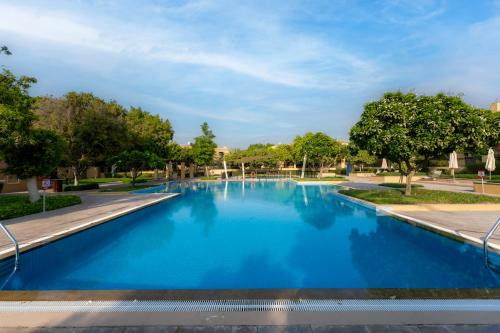 Arabian Ranches Villa | Luxury Villa in Ranches 1, on Pool and Park