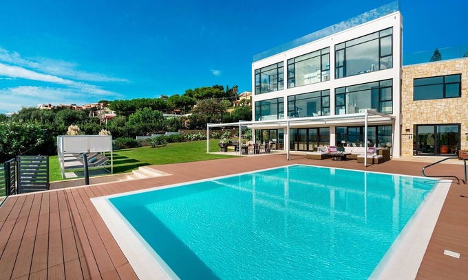 Plemmirio Villa | Villa de lujo en Sicilia cerca de Siracusa y en primera línea de mar con piscina, aire acondicionado, wifi