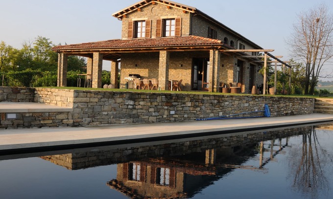 Calosso Villa | VILLA DE LUJO EN EL PIEDMONT WINEYARDS - 265m2 - 10 pers. - Piscina de 5x14m.