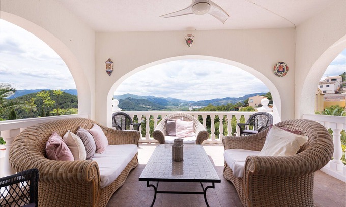 Real de Gandia Villa | Chalet de lujo de 300 m2 con piscina y vista panorámica para 14 personas