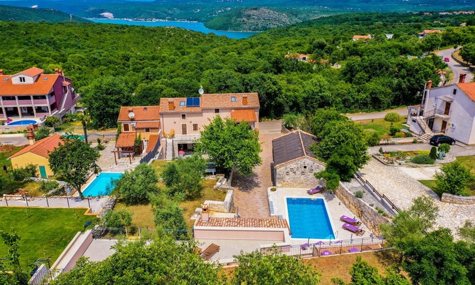 Rakalj Villa | VILLA DE LUJO EN ESPACIOSA PROPIEDAD PRIVADA