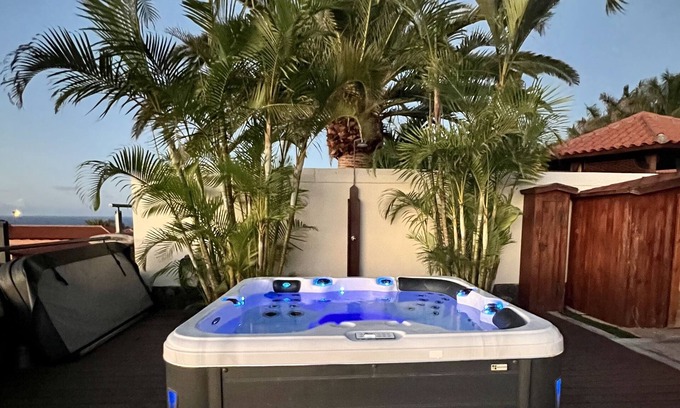 Juan Fernandez Chalet De Esquí | Villa de lujo en la costa de Tacoronte, Tenerife