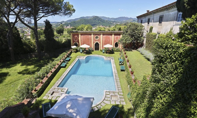 Lucca Villa | VILLA histórica sobre las colinas de Lucca con piscina y pista de tenis EXCLUSIVO