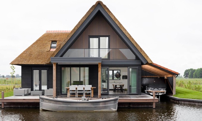 Ossenzijl Villa | Villa de lujo sobre el agua
