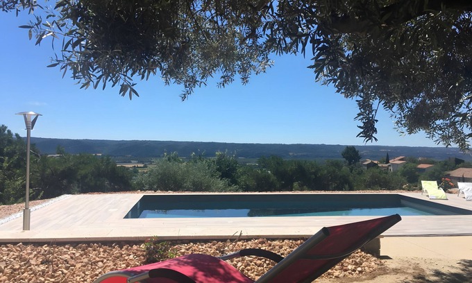 Volx Villa | Villa de lujo – Vistas panorámicas con vistas a la montaña, Wi-Fi y aire acondicionado