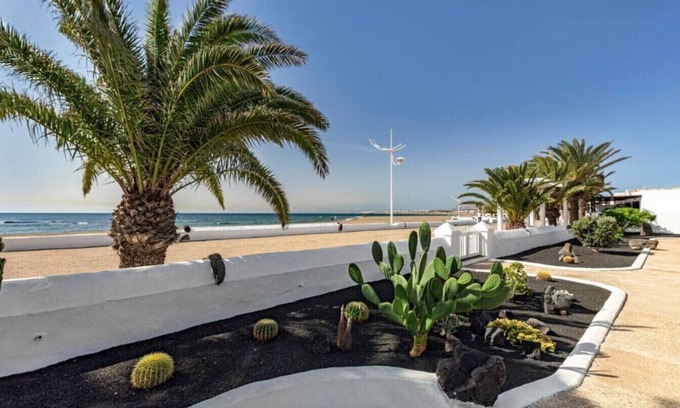 Playa Honda Villa | Luxury Villa Sea Front -La Orilla