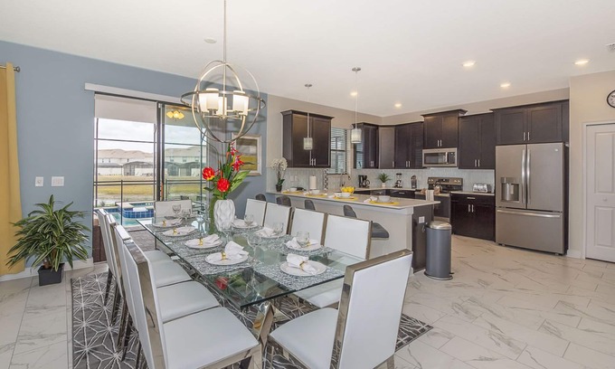 Kissimmee Villa | Lujosa Villa Storey Lake 15min→Disney, piscina privada + sin cargos adicionales