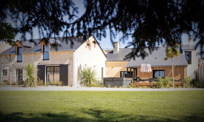 Azay-le-Rideau Casa | Luxury villa with spas in the heart of the Châteaux of the Loire Valley