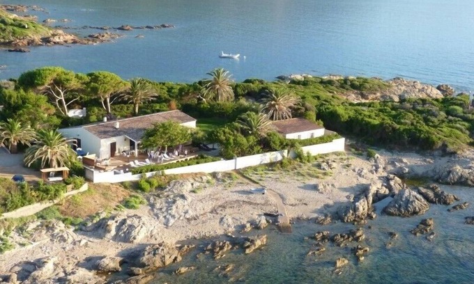 Calcatoggio Casa | 'Pies en el agua' Villa