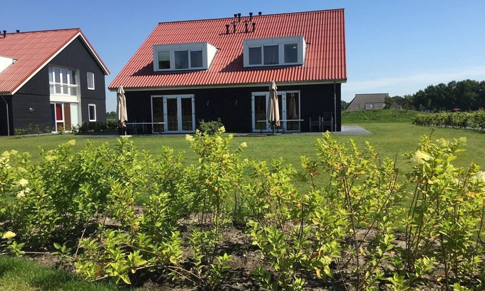 Paasloo Casa | Luxury villa with eight bathrooms located in a national park