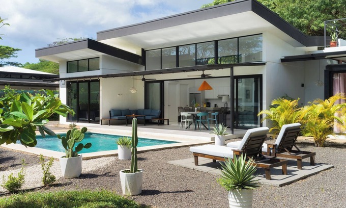 Tamarindo Villa | Luxury Villa with High-Speed Wi-Fi, Salt Water Pool, Fire Pit & Roof Terrace!!