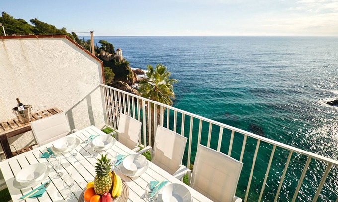 Blanes Villa | VILLA DE LUJO CON IMPRESIONANTES VISTAS AL MAR, PLAYA PRIVADA A 5 MIN DEL CENTRO