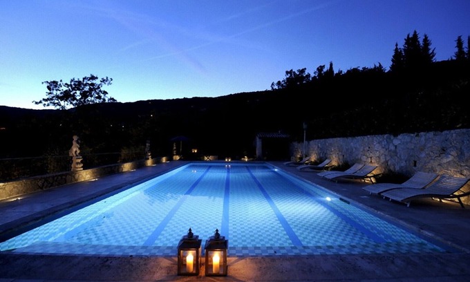 Cabris Villa | Villa de lujo con gran piscina en una ubicación fabulosa con excelentes vistas.