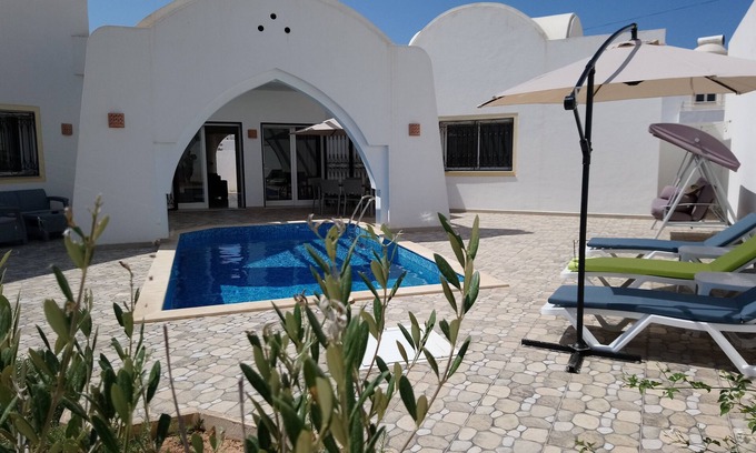 Fatou Villa | Villa de lujo con piscina y 3 habitaciones, amuebladas y equipadas - Djerba Houmet Souk
