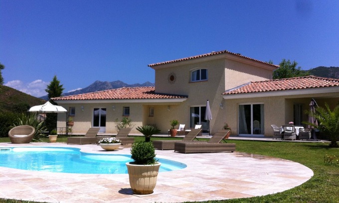 Valpaja Villa | villa de lujo con piscina y spa en Ajaccio