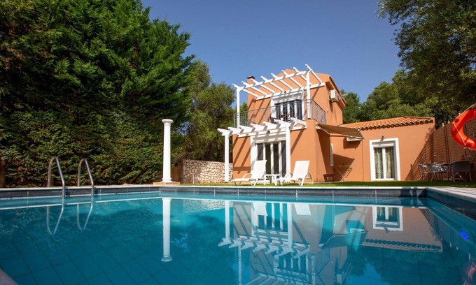 Pesada Villa | Villa de lujo con piscina privada, 0. 4 km de la playa, un pequeño paraíso !!Wi-Fi gratis