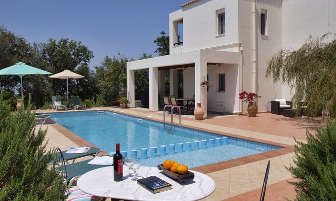 Vamos Villa | Villa de lujo con gran piscina privada, vistas al mar y montaña en Vamos, Creta