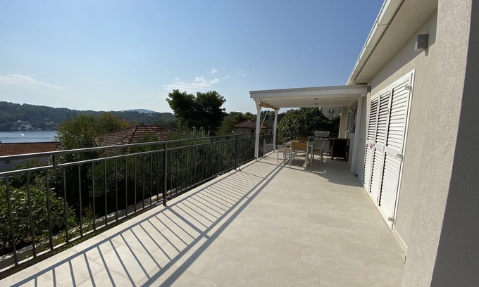 Rogac Villa | Villa de lujo con piscina privada S / Mar, Split y vistas a las montañas