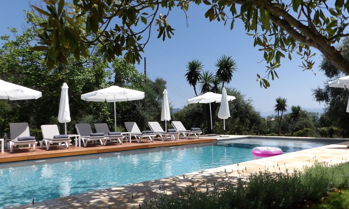 Dassia Villa | VILLA DE LUJO CON VISTAS AL MAR
