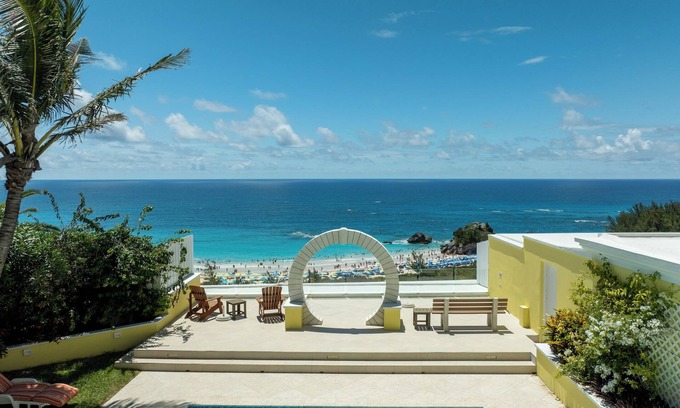 Southampton Casa | Casa de lujo con impresionantes vistas de la playa de Horseshoe Bay en los terrenos del hotel Fairmont