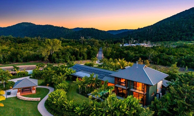 Airlie Beach Casa | Luxury Villas Aqua at Yangaro (With Car Parking)