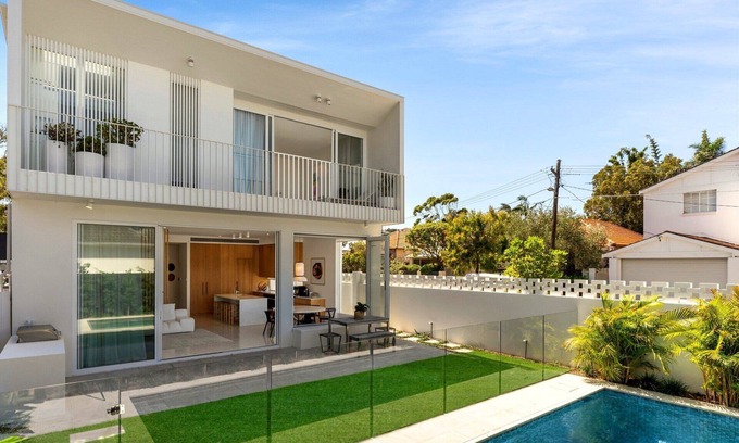 North Bondi Casa | Luxury Villas Bondi Pool Oasis (Walk to the beach)