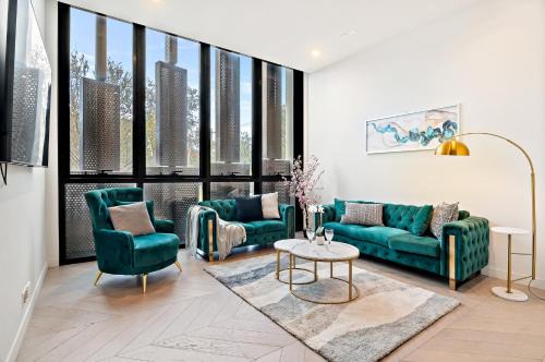 Port Melbourne Casa | Luxury VIP 4-Bedroom Townhouse in Port Melbourne