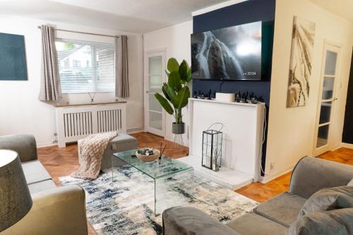 Runnymede Casa | Luxury Virginia Water 3BR near Thorpe Park & Heathrow