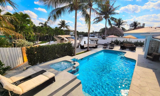 Florida North Atlantic Coast Casa | Joy Key Luxury Waterfront 3/2 Pool, Kayak, BoatDock. Minutos a la playa, estadio, PGA