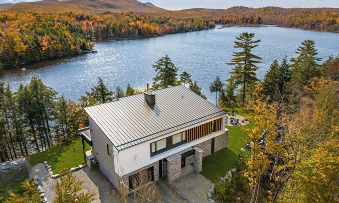 Orford Chalet De Esquí | LUXURY WATERFRONT CHALET