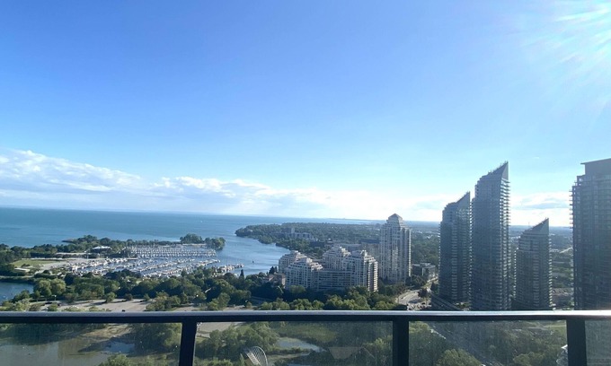 Humber Bay Condominio | Luxury Waterfront Condo in Toronto
