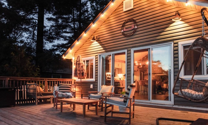 Washago Cabaña | Luxury Waterfront Cottage with Hot Tub in Downtown Washago, Ontario